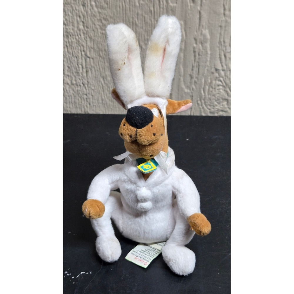 Vintage Scooby-Doo White Easter Bunny Costume Hanna-Barbera Wears Plush Toy Gund